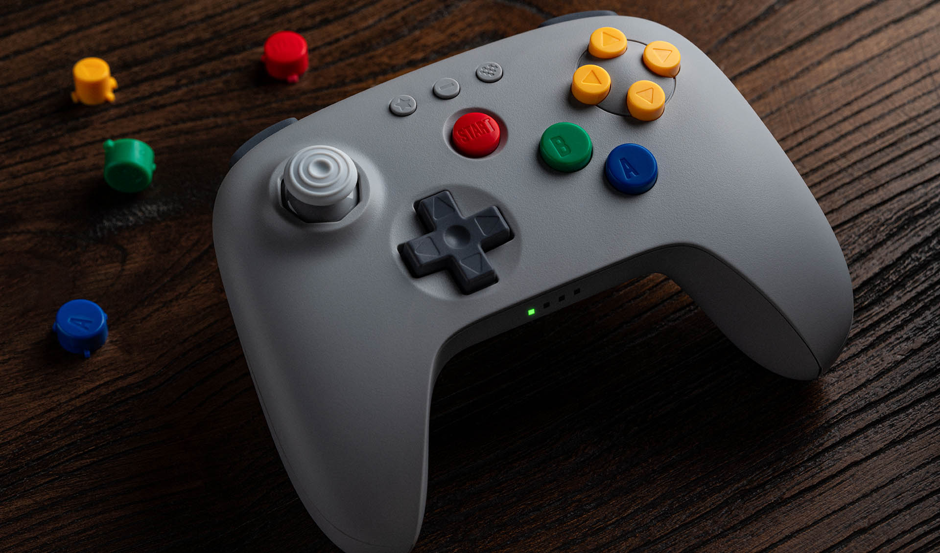 8BitDo 64 Bluetooth : la meilleure manette N64 du marché passe en coloris Classic Grey, et en 2.4GHz