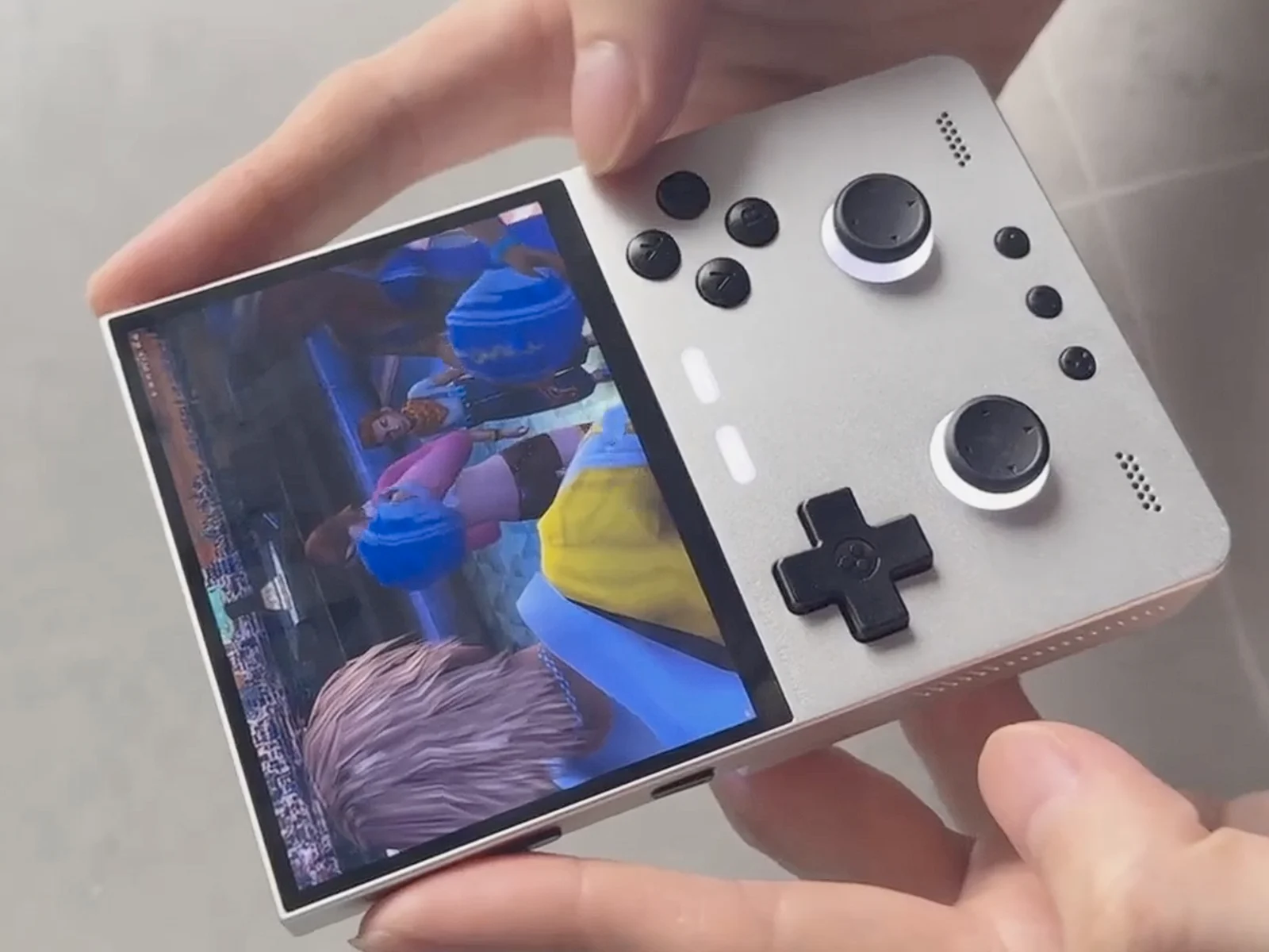 TrimUI Brick Pro : la boîte retail leakée confirme les specs, Allwinner A523, Android+Linux, PS2 émulé